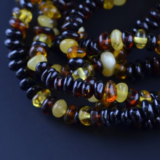 Multicolored beads bracelet